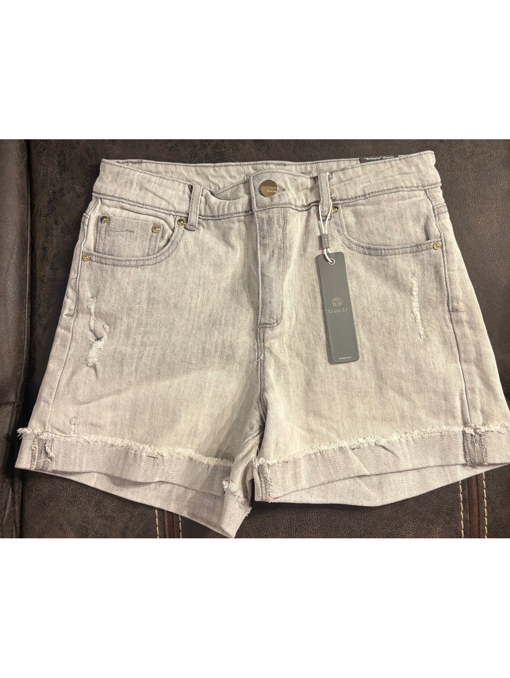 Tractr Brittany Denim Shorts NWT Size 4 Light Wash Distressed Stretch Jean